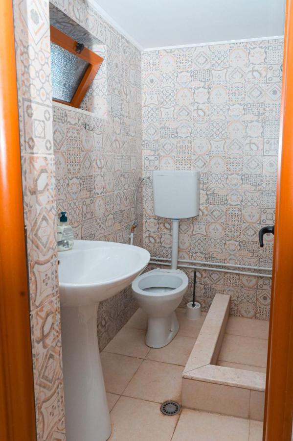 Nana Hostel Vlore Bagian luar foto