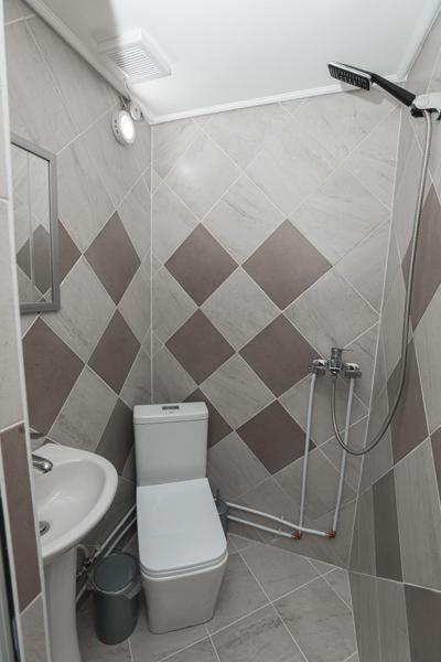 Nana Hostel Vlore Bagian luar foto